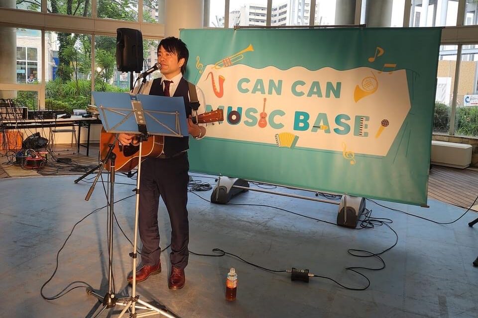 岸和田カンカンベイサイドモールでライブパフォーマンスんす